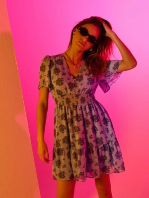 Sinsay - Sukienka mini w kwiaty - wielobarwny