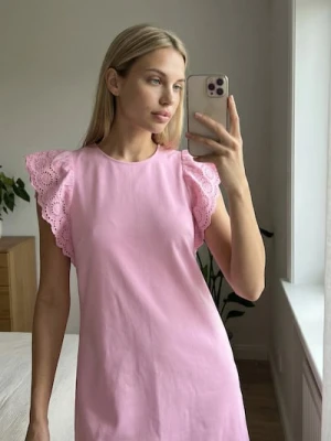 Sinsay - Sukienka mini z ażurowym rękawem - różowy