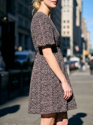 Sinsay - Sukienka mini z bufiastymi rękawami w panterkę - wielobarwny