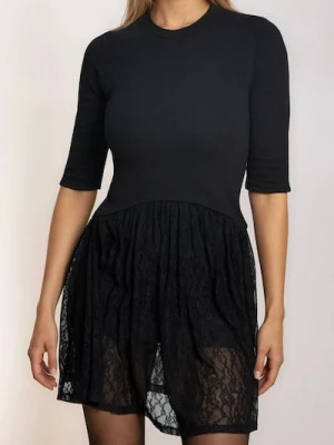 Sinsay - Sukienka mini z koronkowym dołem - czarny