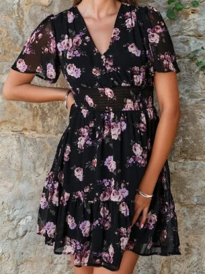 Sinsay - Sukienka mini z krótkim rękawem w kwiaty - wielobarwny