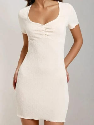 Sinsay - Sukienka mini z marszczeniem - kremowy