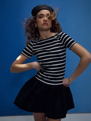 Sinsay - Sukienka mini z obniżoną talią z łączonych materiałów - wielobarwny