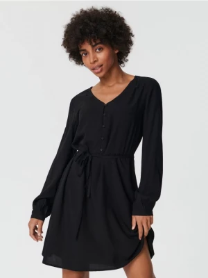 Sinsay - Sukienka mini z paskiem - czarny