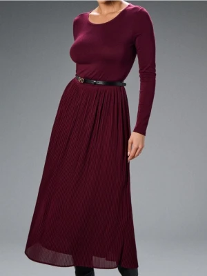 Sinsay - Sukienka z plisowanym dołem i paskiem - bordowy