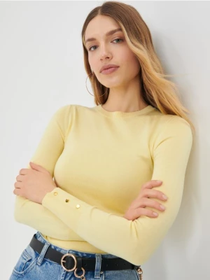 Sinsay - Sweter basic z ozdobnymi guzikami - żółty