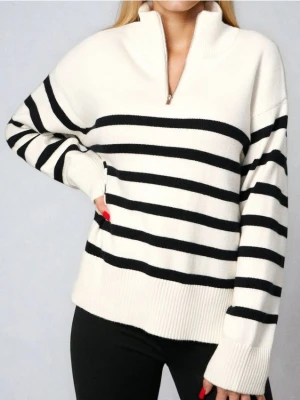 Sinsay - Sweter w paski - kremowy