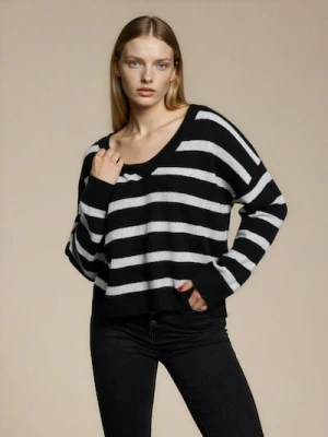 Sinsay - Sweter w paski z dekoltem V - czarny