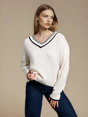 Sinsay - Sweter z kontrastowym dekoltem - biały