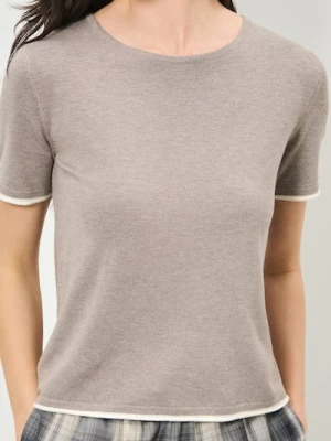 Sinsay - Swetrowa bluzka z krótkim rękawem i kontrastową lamówką z wiskozą - brązowy