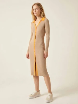 Sinsay - Swetrowa prążkowana sukienka z kołnierzykiem z wiskozą - beżowy