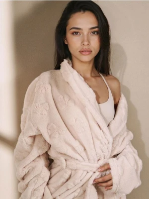 Sinsay - Szlafrok ze wzorkiem z kokardy - kremowy