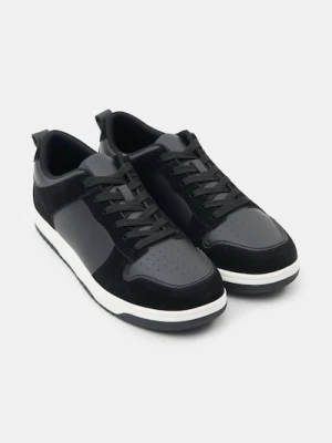 Sinsay - Sznurowane sneakersy z imitacji skóry - czarny