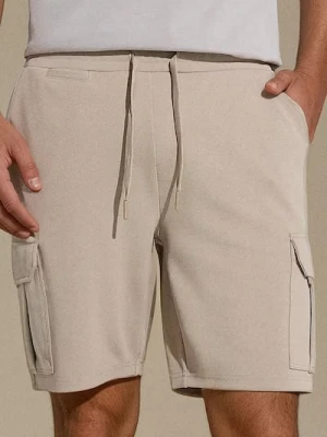 Sinsay - Szorty cargo - beżowy