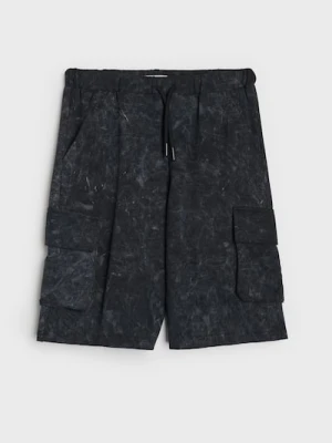 Sinsay - Szorty cargo z efektem sprania - czarny