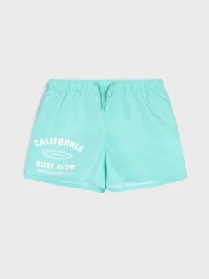 Sinsay - Szorty kąpielowe z napisem "California Surf Club" - zielony