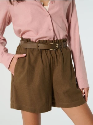 Zdjęcie produktu Sinsay - Szorty paperbag w stylu smart casual z paskiem - brązowy