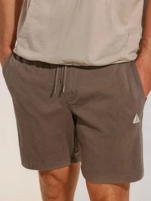 Sinsay - Szorty slim fit - brązowy