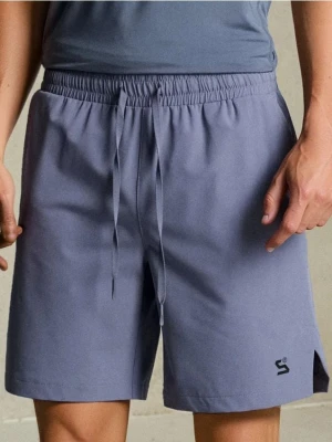 Sinsay - Szorty SNSY PERFORMANCE - kremowy