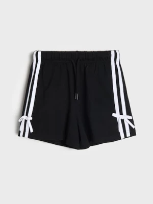 Sinsay - Szorty sportowe z paskami i wiązaniem - czarny
