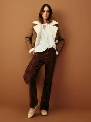 Sinsay - Sztruksowe spodnie flare - brązowy