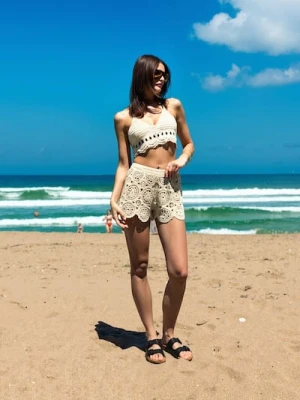 Sinsay - Szydełkowy ażurowy crop top w stylu boho - kremowy