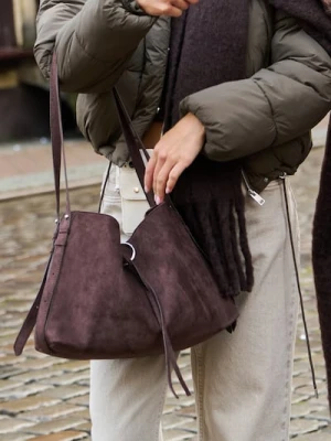 Sinsay - Torba na ramię z imitacji zamszu - brązowy