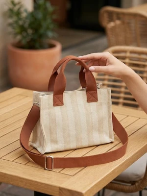 Sinsay - Torebka hobo z odpinanym paskiem - kremowy