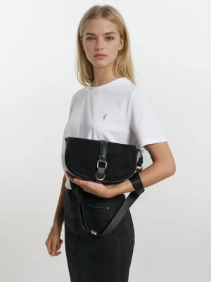 Sinsay - Torebka listonoszka z imitacji zamszu - czarny