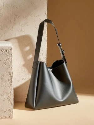 Sinsay - Torebka na ramię z imitacji skóry - czarny