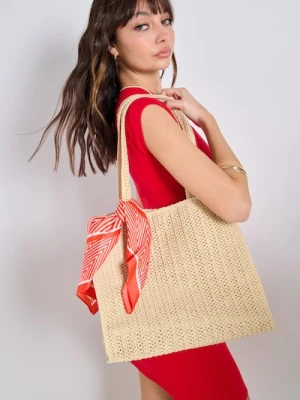 Sinsay - Torebka pleciona shopper z ozdobną apaszką - kremowy