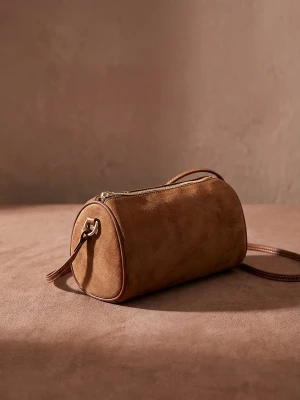 Sinsay - Torebka typu barrel bag z imitacji zamszu - brązowy