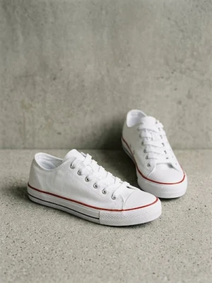 Sinsay - Trampki niskie sznurowane - biały