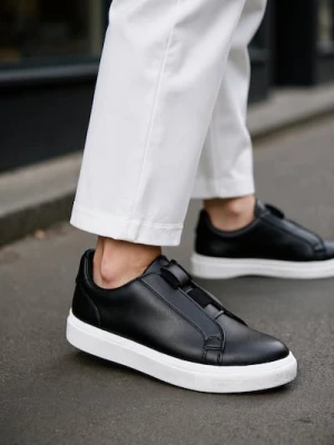 Sinsay - Trampki z imitacji skóry - czarny