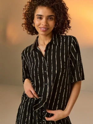 Sinsay - Wiskozowa koszula regular fit z krótkim rękawem - czarny