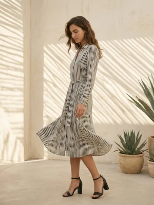 Sinsay - Wiskozowa koszulowa sukienka midi w paski - wielobarwny