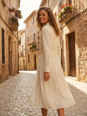 Sinsay - Wiskozowa koszulowa sukienka midi z domieszką lnu - kremowy