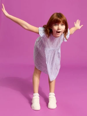 Sinsay - Wiskozowa sukienka babydoll ze wzorem w serca - kremowy