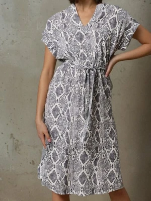 Sinsay - Wiskozowa sukienka midi ze wzorem allover - wielobarwny