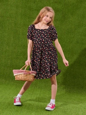 Sinsay - Wiskozowa sukienka w truskawki - wielobarwny