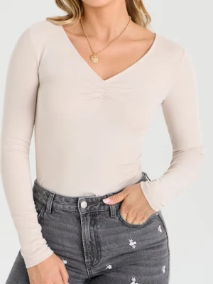 Sinsay - Wiskozowe body z dekoltem V - kremowy