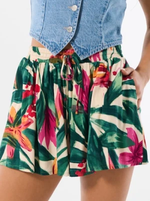 Sinsay - Wiskozowe szorty w egzotyczne kwiaty - wielobarwny
