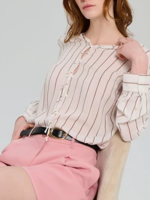 Sinsay - Wiskozowe szorty z zakładkami i paskiem - różowy