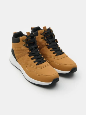 Sinsay - Wysokie sneakersy sportowe z imitacji skóry - żółty