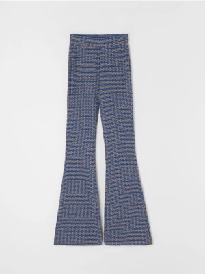 Sinsay - Wzorzyste spodnie flare - niebieski