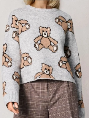 Sinsay - Wzorzysty sweter w misie - szary