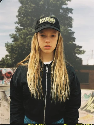 Sisley Kurtka w kolorze czarnym rozmiar: 130