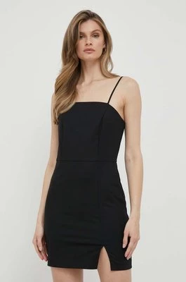 Sisley sukienka kolor czarny mini prosta