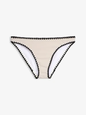 Skąpe figi bikini z haftem BonPrix biały