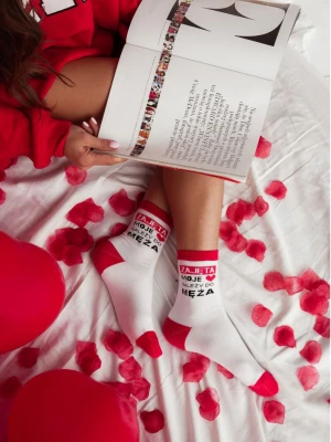 Skarpetki damskie z napisem ZAJĘTA - białe  magmac 